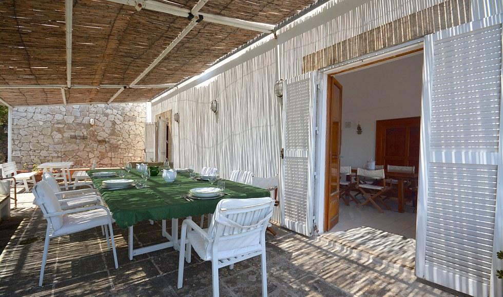 Ground floor - Furnished pergola sea view with dining table